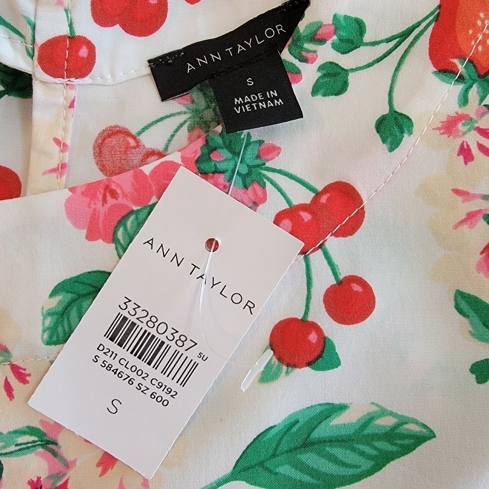 NWT Ann Taylor Strawberry And Cherry White Peplum Tie Back Top Size S - Picture 11 of 12